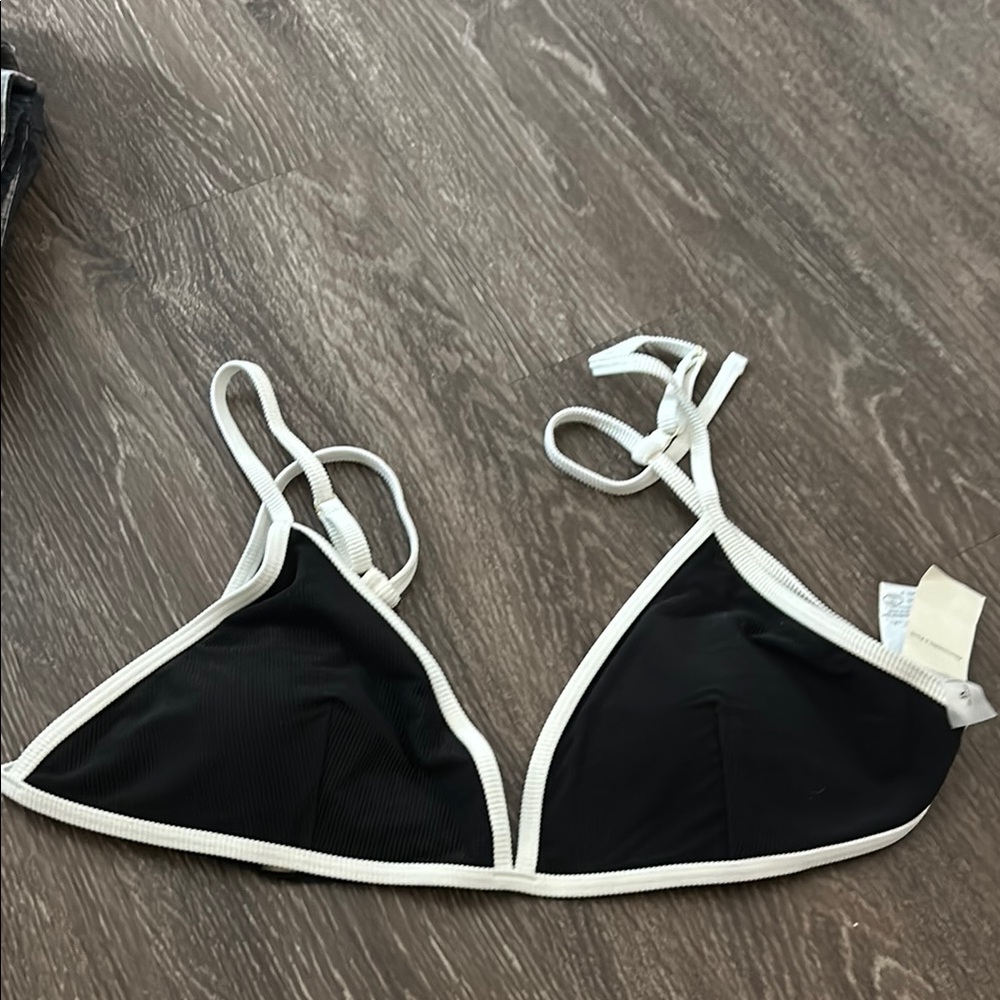 NWT Abercrombie Bikini top